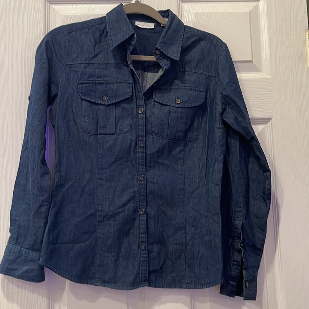 ✨FINAL PRICE✨(NWOT) BRAND NEW-NEW YORK & COMPANY DENIM SHIRT IN EXTRA SMALL